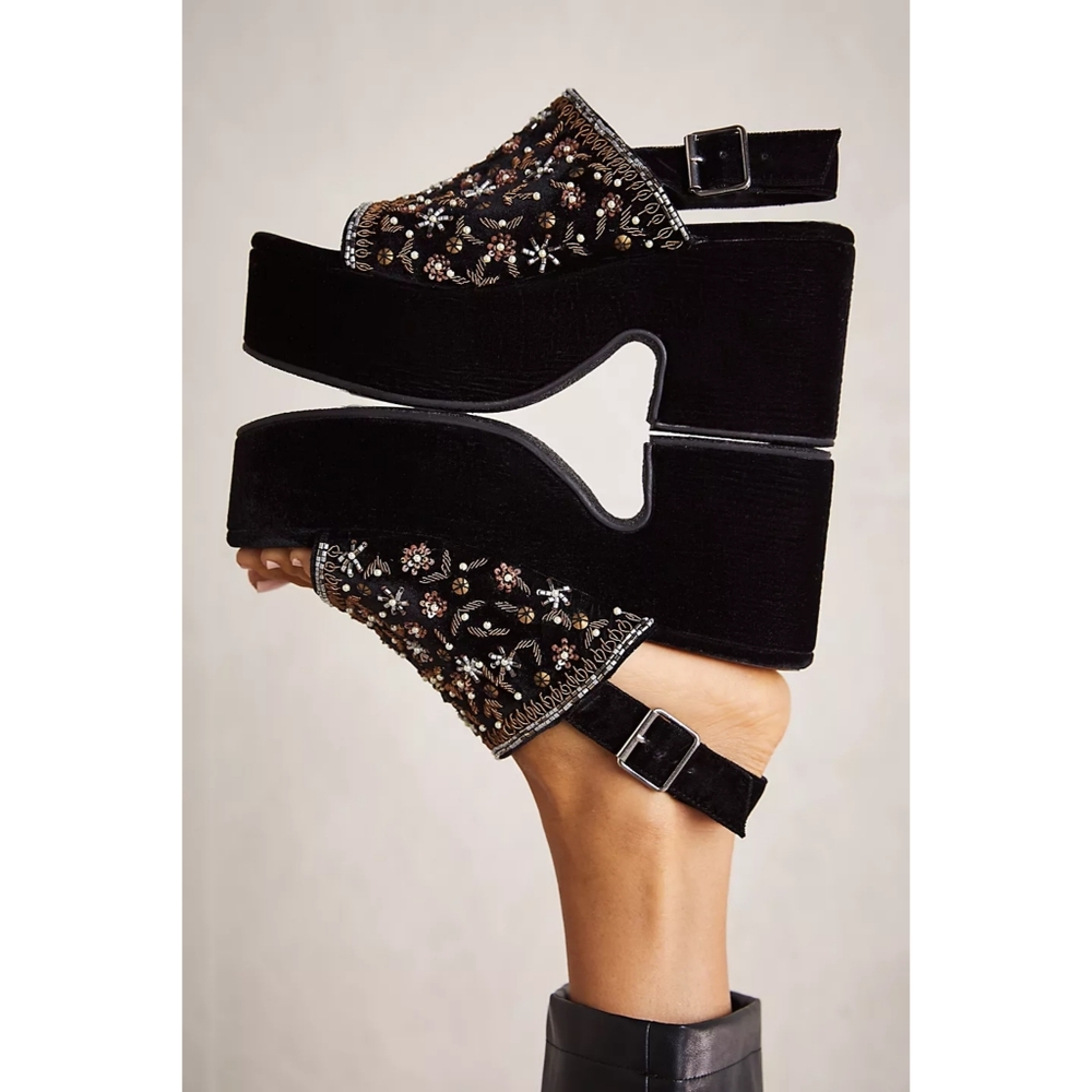 FREE PEOPLE Embellished Nicola Wedge Sandal Beaded Velvet Sandals Black 40 / 10 - Picture 2 of 11